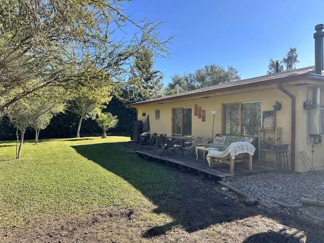 CASA EN VENTA CON CANCHAS DE PADEL