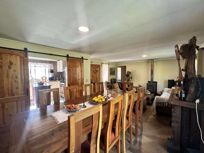 CASA EN VENTA CON CANCHAS DE PADEL