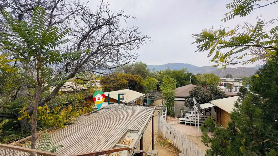 amplio terreno, centrico, 3 casas habilitadas (102179)