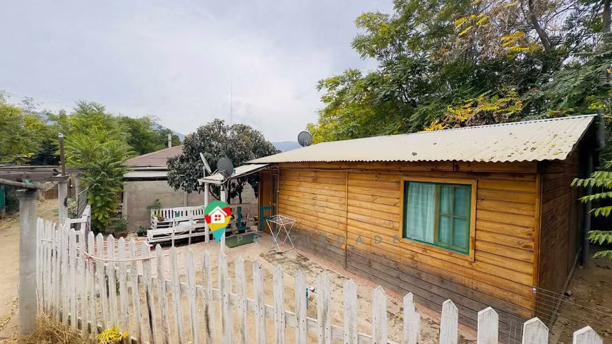 amplio terreno, centrico, 3 casas habilitadas (102179)