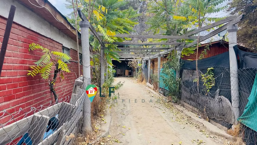 amplio terreno, centrico, 3 casas habilitadas (102179)