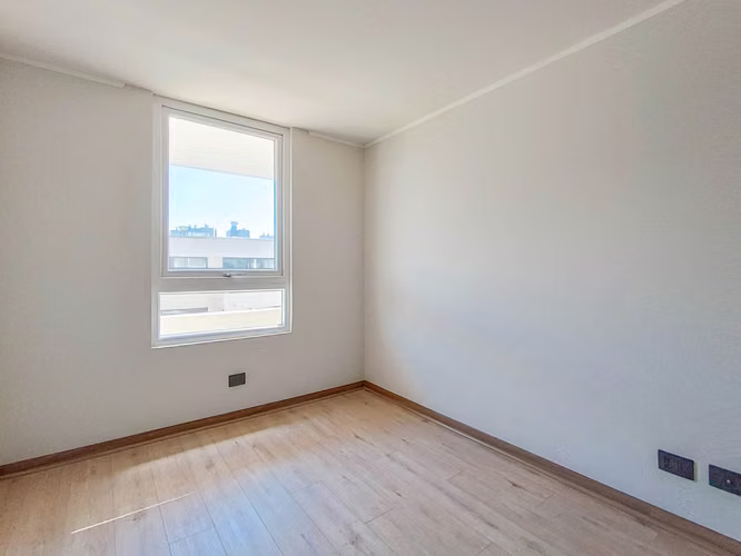 Av. La Florida 10695 (1 Est ) [2820-4]