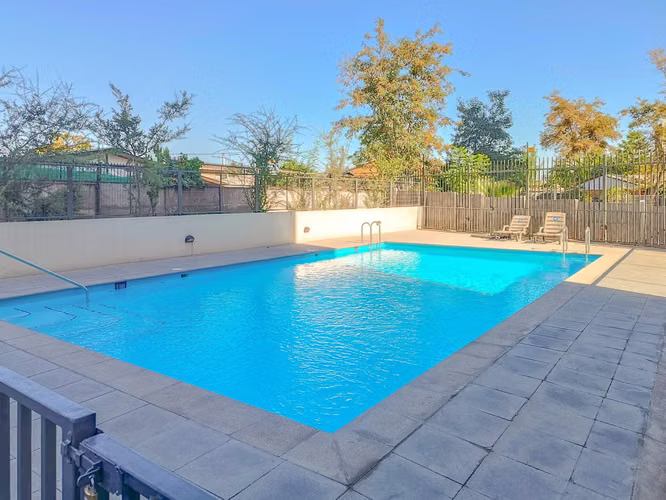 Av. La Florida 10695 (1 Est ) [2820-4]
