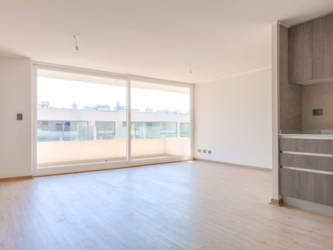 Av. La Florida 10695 (1 Est ) [2820-4]