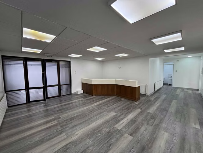 Venta de oficias en Edificio Médico (102439) - Imagen 2