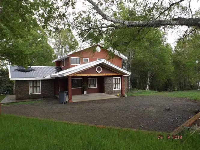 SE ARRIENDA GRAN CASA 6D 4B EN VILLARRICA  (102470)