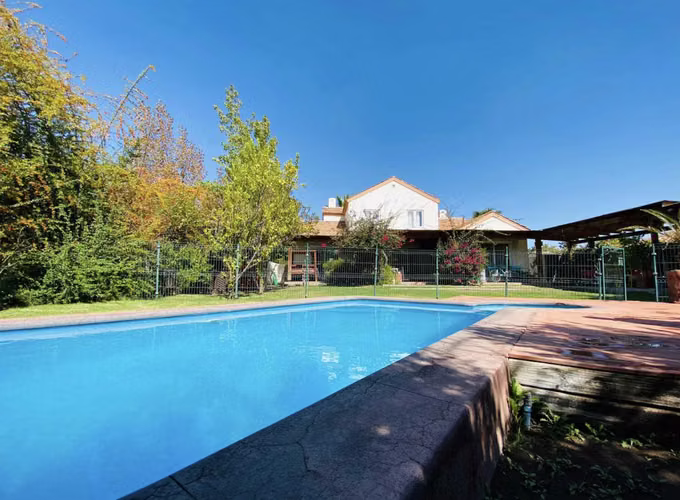 VENTA CASA CONDOMINIO COLEGIO SAN JOSE DE CHICUREO