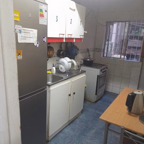 arriendo pieza amoblada central