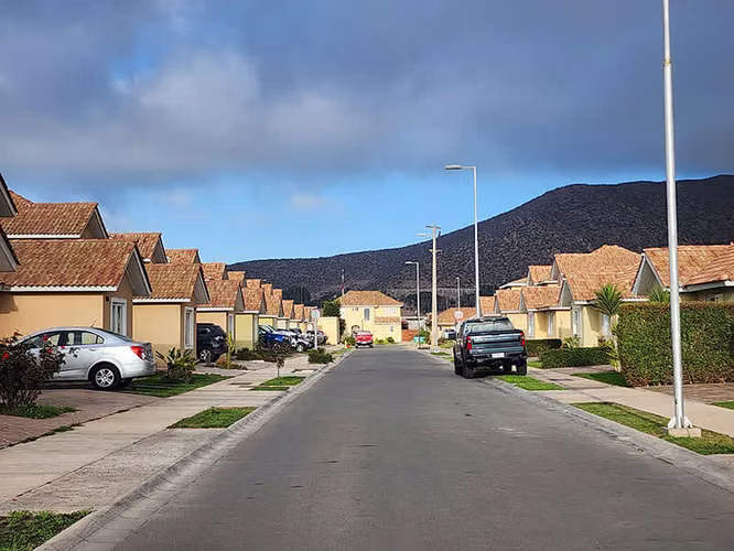 Casa en venta 3D y 2.5 B Condominio Serena Oriente, La Serena