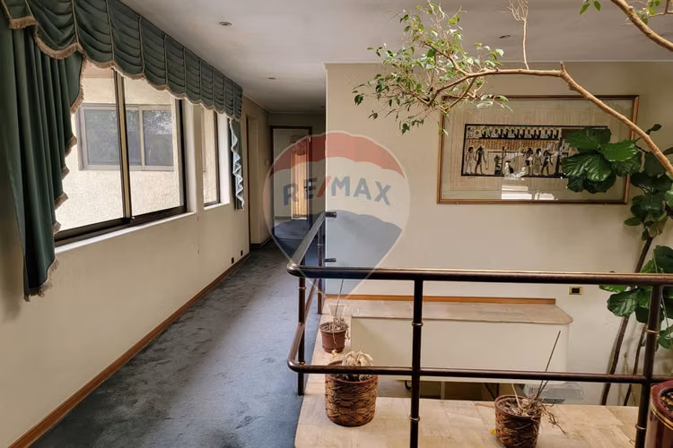 Venta casa costado clinica con 5d y 6b