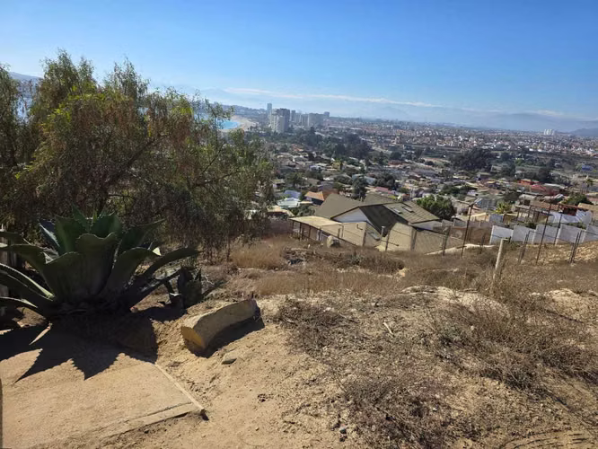 Hermoso terreno en la Herradura  (103303)