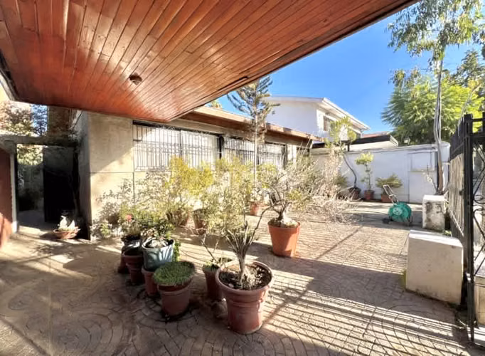 INTERESANTE CASA A LA VENTA PARA INVERSIÓN Y RENTA