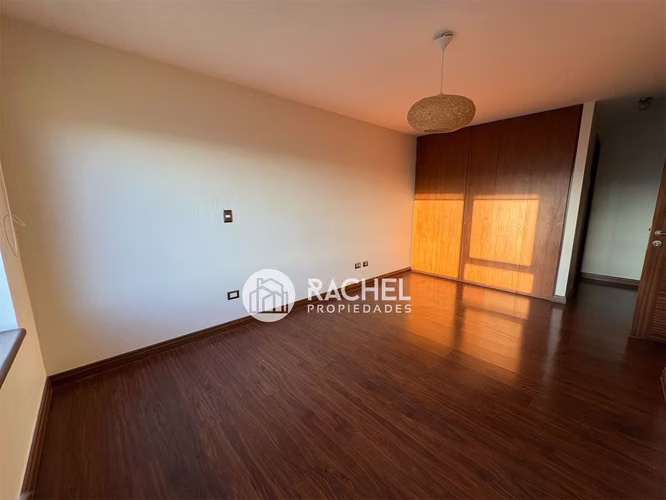 ARRIENDO AMPLIO Y LUMINOSO DEPARTAMENTO CONDOMINIO CUMBRES DEL SUR - Imagen 13
