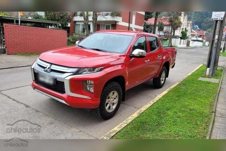 ARRIENDO CAMIONETA Puede ser  Acreditadas para Mineria Calama y Antofagasta Consultar