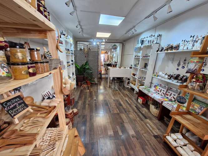 SE ARRIENDA HERMOSO LOCAL BARRIO ITALIA (104826)