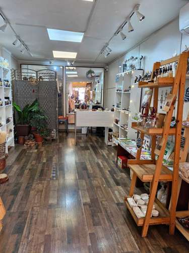 SE ARRIENDA HERMOSO LOCAL BARRIO ITALIA (104826)