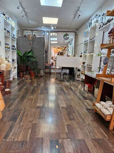 SE ARRIENDA HERMOSO LOCAL BARRIO ITALIA (104826)