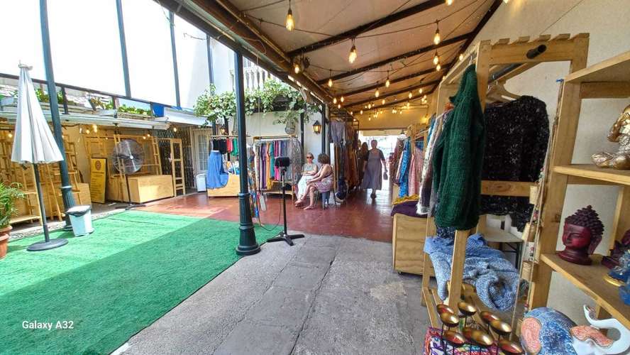 SE ARRIENDA HERMOSO LOCAL BARRIO ITALIA (104826)