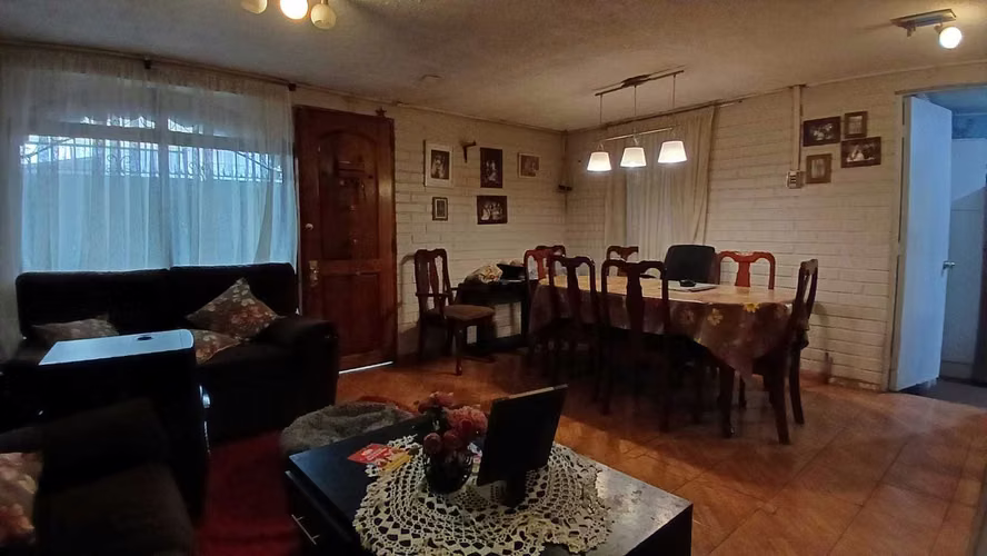Venta Casa Quilicura 2D1B 2 Estacionamientos (104759)