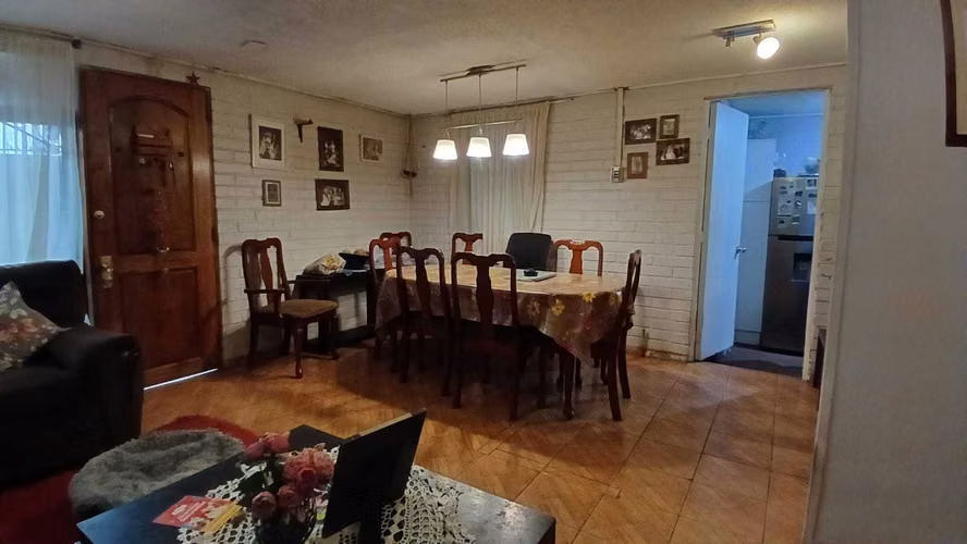 Venta Casa Quilicura 2D1B 2 Estacionamientos (104759)