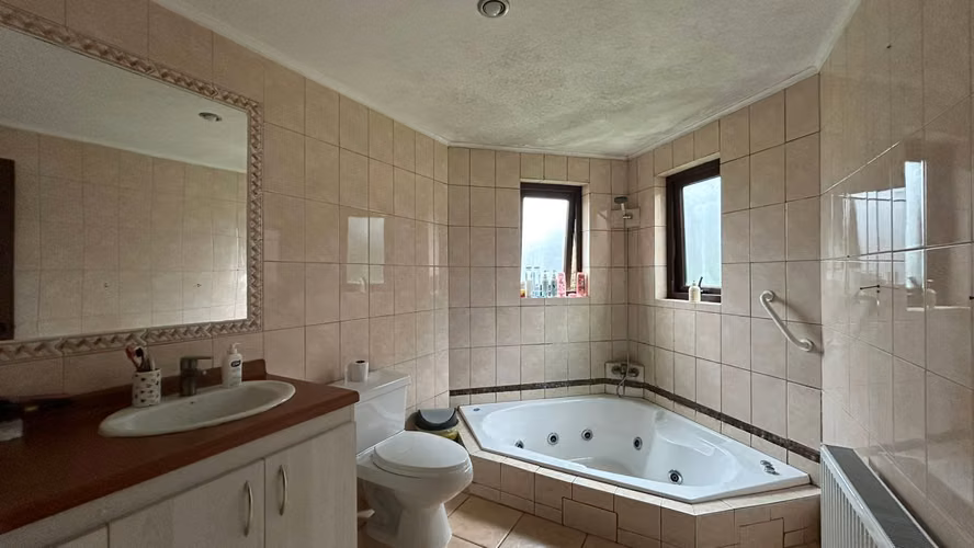 En arriendo exclusiva propiedad en condominio los cisnes