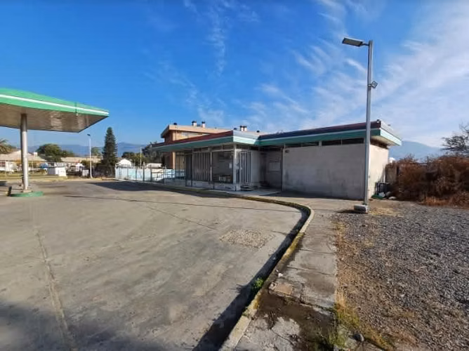 VENTA - ARRIENDO TERRENO CON ESTACIÓN DE SERVICIO,