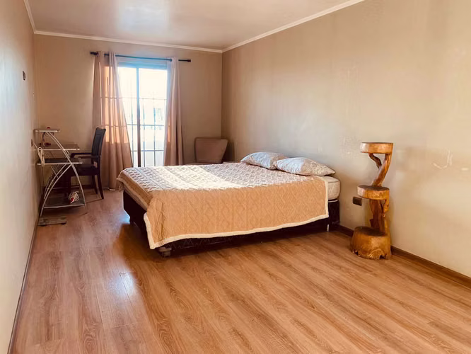 Hermosa Casa Grande de esquina En Calama (105502)