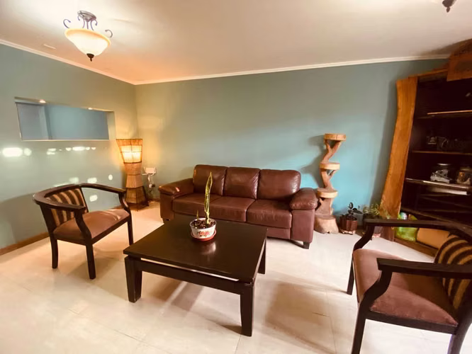 Hermosa Casa Grande de esquina En Calama (105502)