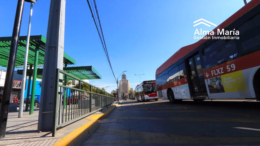 Galería comercial en venta Metro Plaza Maipú (105753)