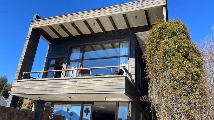 Casa En Venta De 4 Dorm. En Pucón