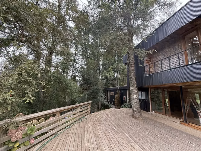 Casa En Venta De 4 Dorm. En Pucón Condominio Canto Del Lago