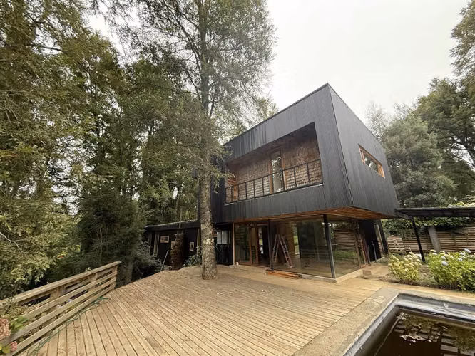 Casa En Venta De 4 Dorm. En Pucón Condominio Canto Del Lago