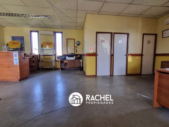 SE ARRIENDA PROPIEDAD COMERCIAL CON 80 METROS DE FRENTE