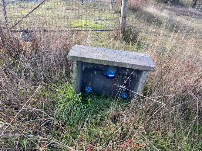 Posee luz electrica ,agua potable y cercado (106233)