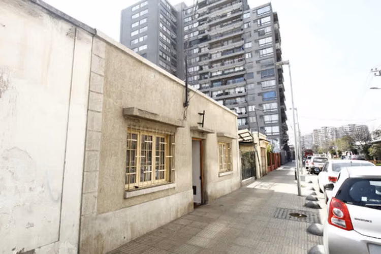 Se Vende  Casa en Estación Central. Oportunidad De Inversión