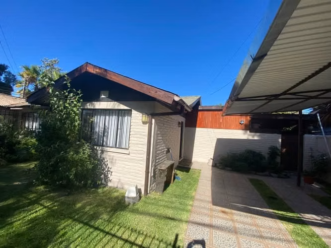 VENDO HERMOSA CASA EN MOLINA