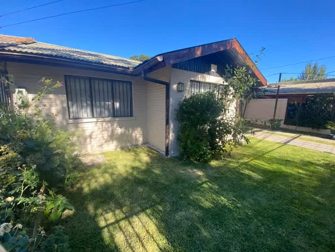 VENDO HERMOSA CASA EN MOLINA