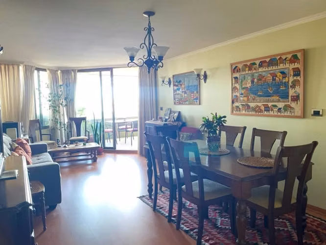 VENDO AMPLIO DEPARTAMENTO CENTRO VIÑA DEL MAR