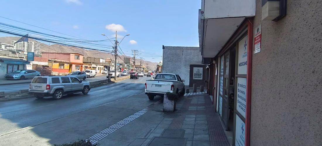 VENTA LOCALES COMERCIALES AV. RENDIC A PASOS DE S. ALLENDE