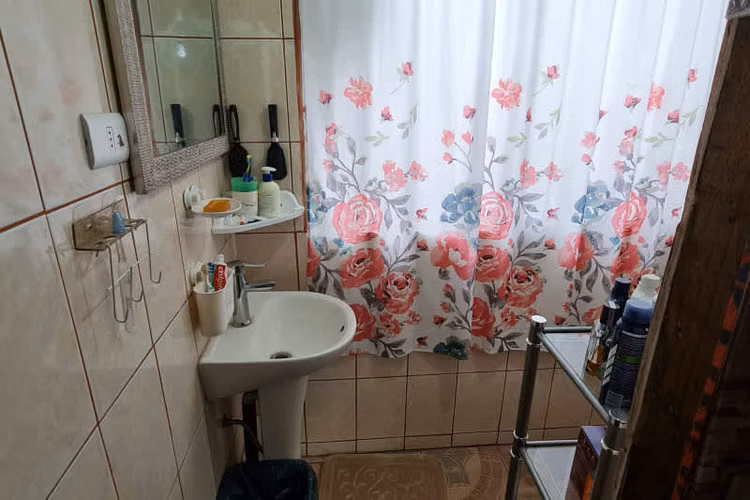 CASA EN AV. LA PAMPA