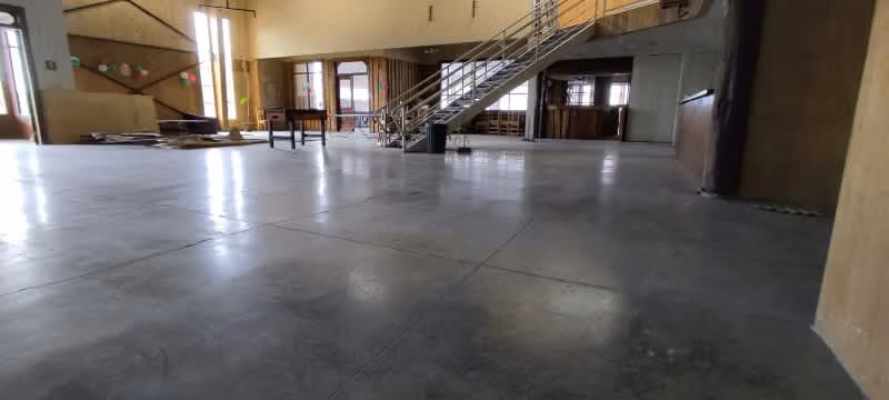 Arriendo Local Comercial Aprox 500m2
