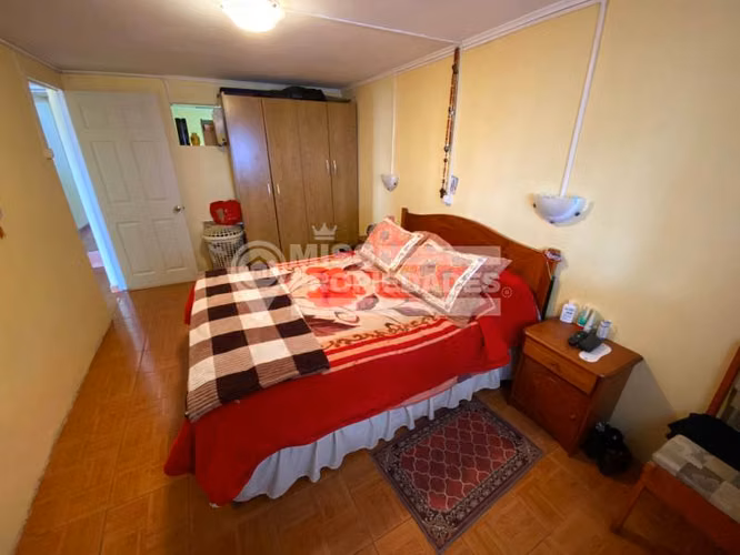 VENDE CASA - POBLACION CHILE, SECTOR CENTRO ALTO