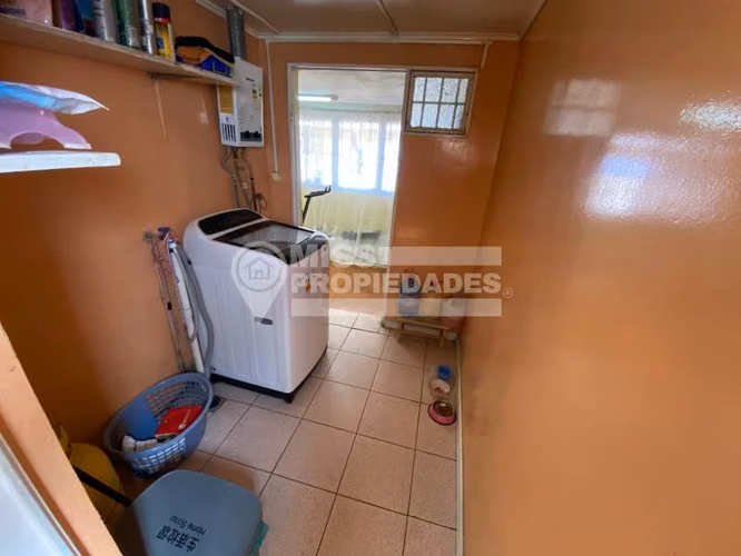 VENDE CASA - POBLACION CHILE, SECTOR CENTRO ALTO