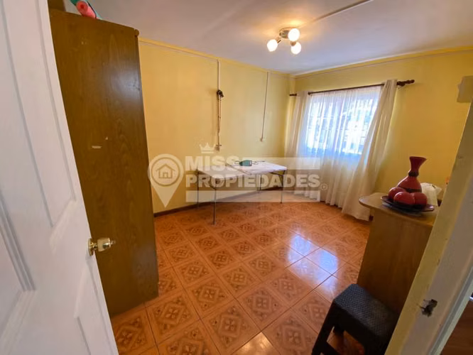 VENDE CASA - POBLACION CHILE, SECTOR CENTRO ALTO