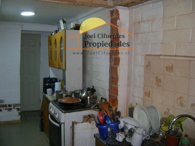 Casa sólida, pareada, buena ubicación. 3 dormitorios, 2 baños C-2384 - Imagen 4