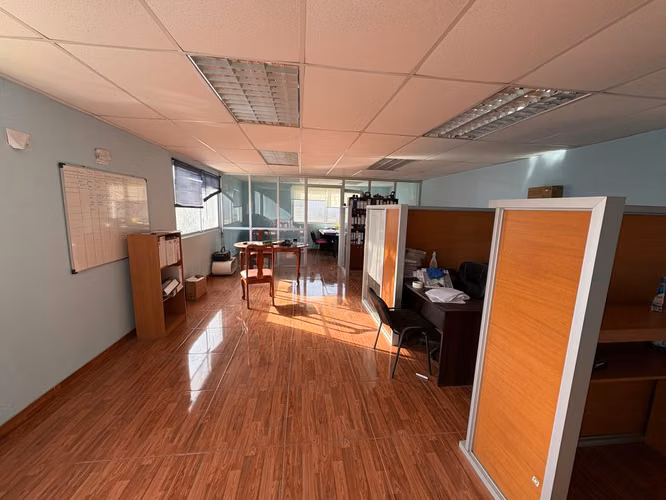 Propiedad industrial calle, pirita