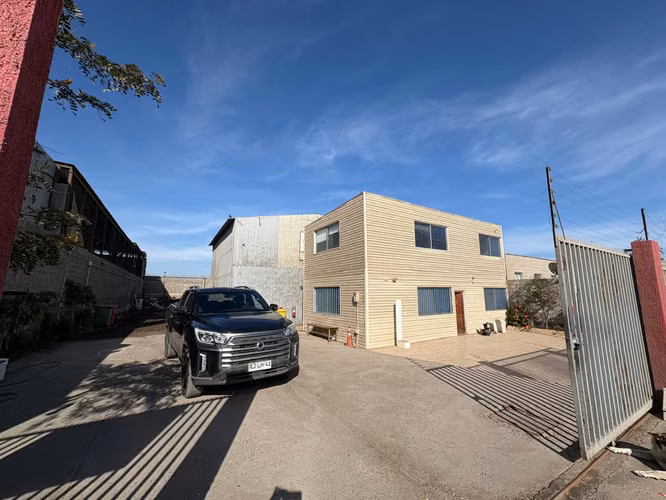 Propiedad industrial calle, pirita