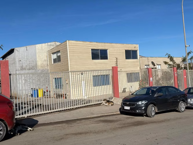 Propiedad industrial calle, pirita