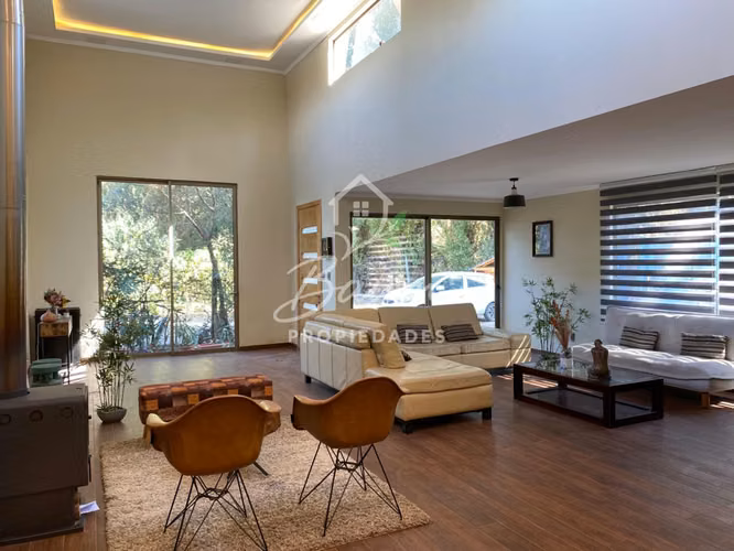 Hermosa Parcela + casa.
