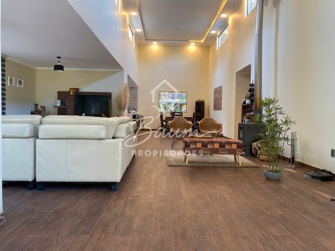 Hermosa Parcela + casa.